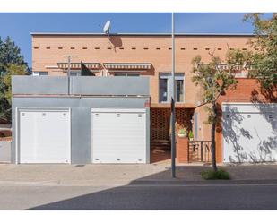 Vista exterior de Casa o xalet en venda en Girona Capital amb Aire condicionat, Calefacció i Jardí privat