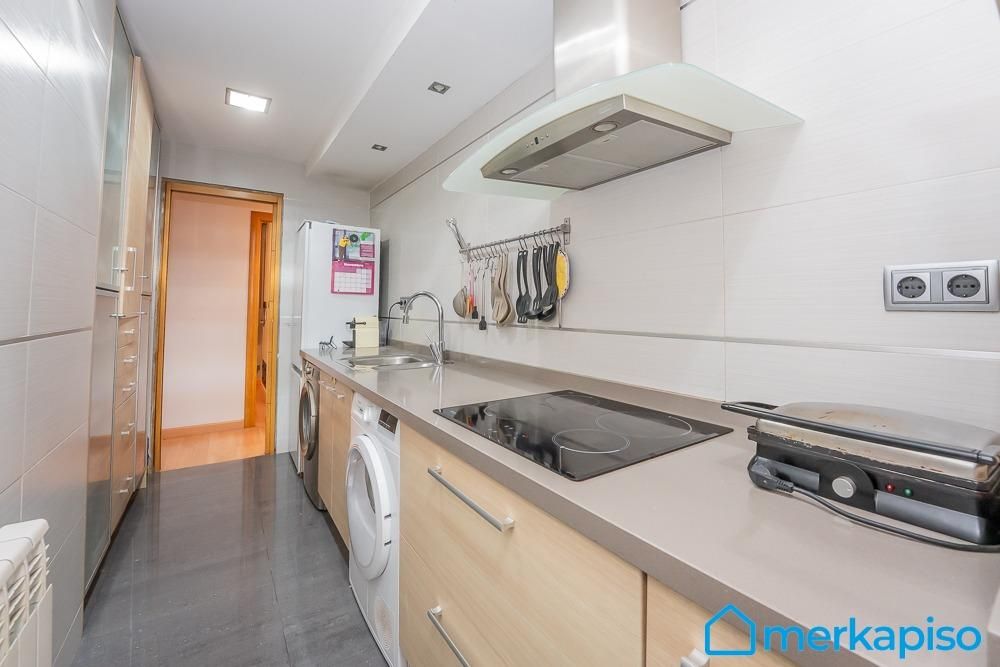 Kitchen of Flat for sale in Viladecans  with Air Conditioner, Heating and Parquet flooring