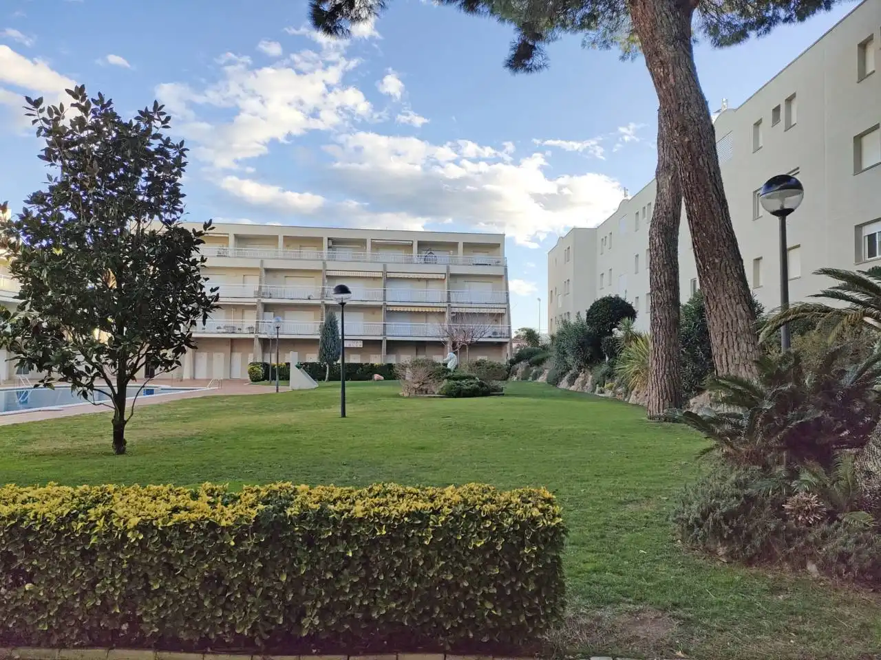 Vista exterior de Piso en venta en L'Escala con Aire acondicionado, Calefacción y Terraza