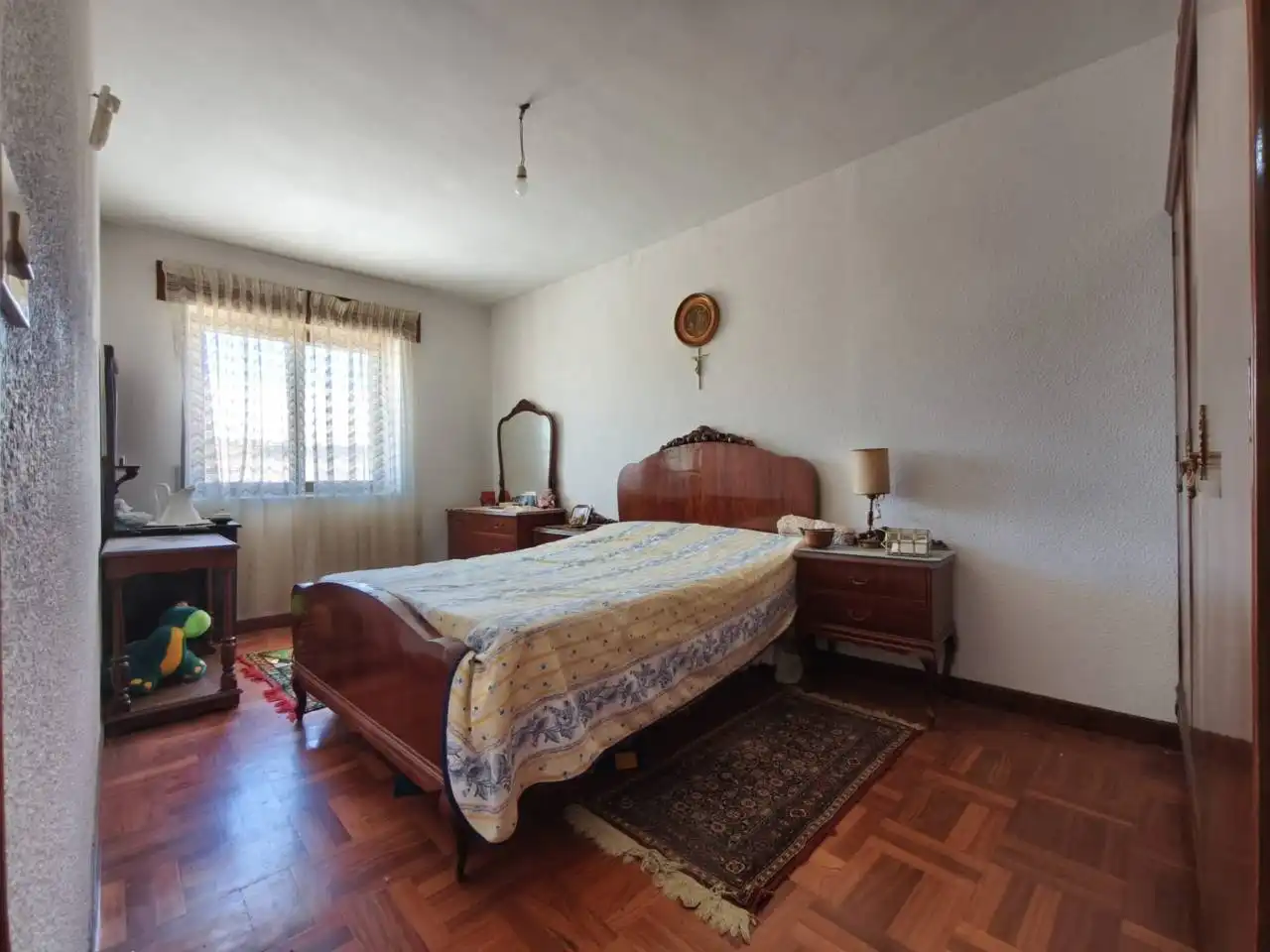 Bedroom of Houses for sale in Pedrosa de Río Úrbel  with Heating and Parquet flooring