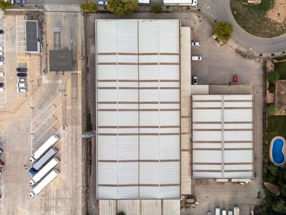 Vista exterior de Nau industrial en venda en Girona Capital amb Calefacció i Alarma