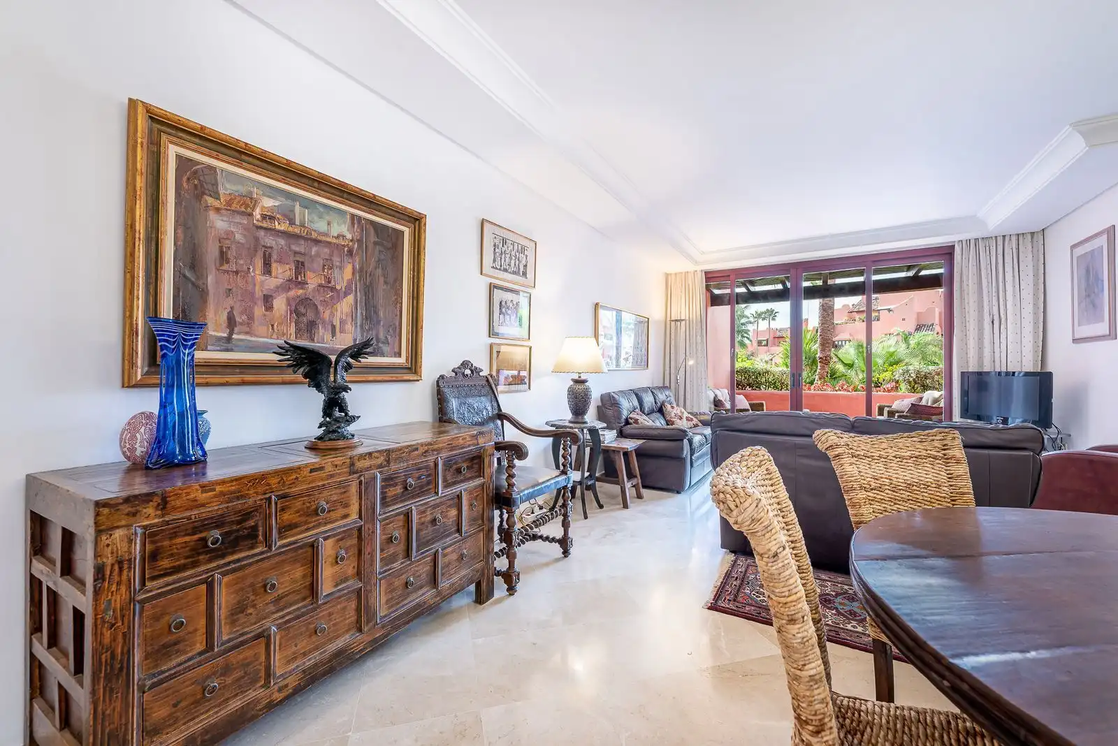 Wohnzimmer von Maisonette zum Verkauf in Estepona mit Klimaanlage, Terrasse und Möbliert