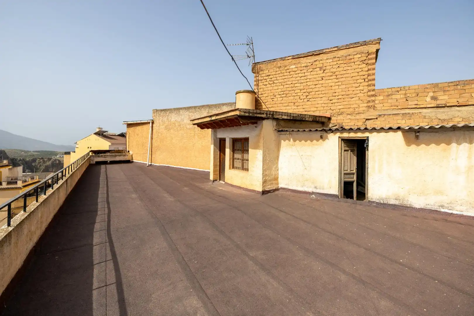 Vista exterior de Edificio en venta en Lanjarón