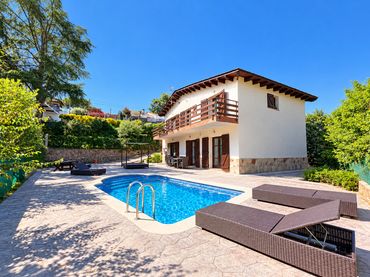 Villa mit Balkon zum Verkauf in Vallgorguina