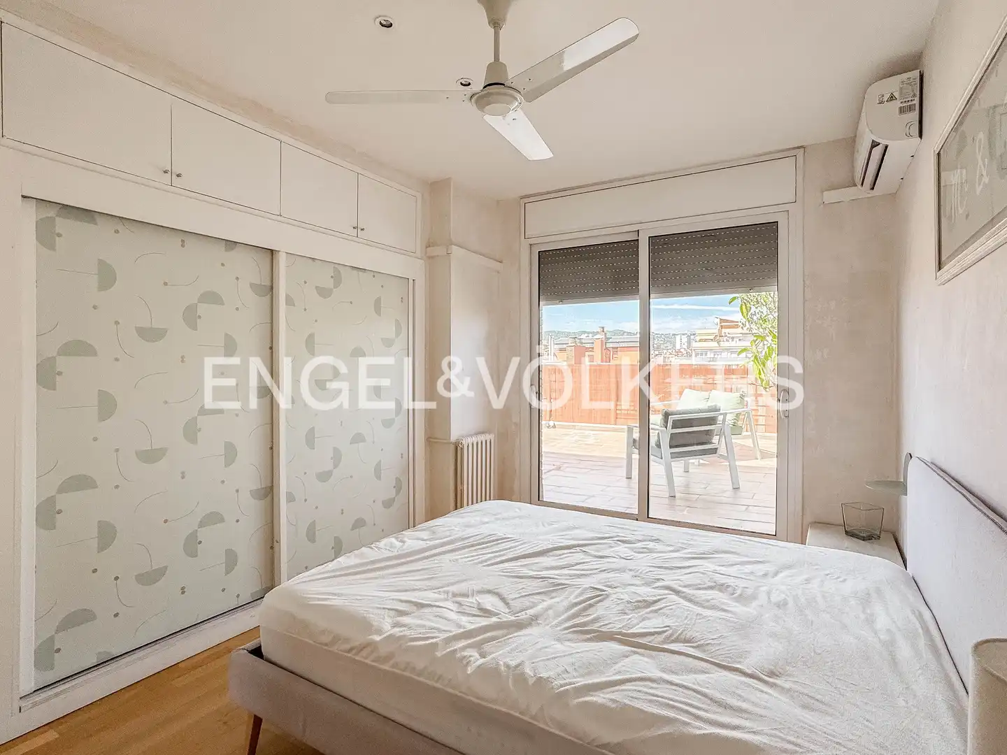 Habitación de Ático de alquiler en Barcelona con Aire acondicionado, Calefacción y Parquet