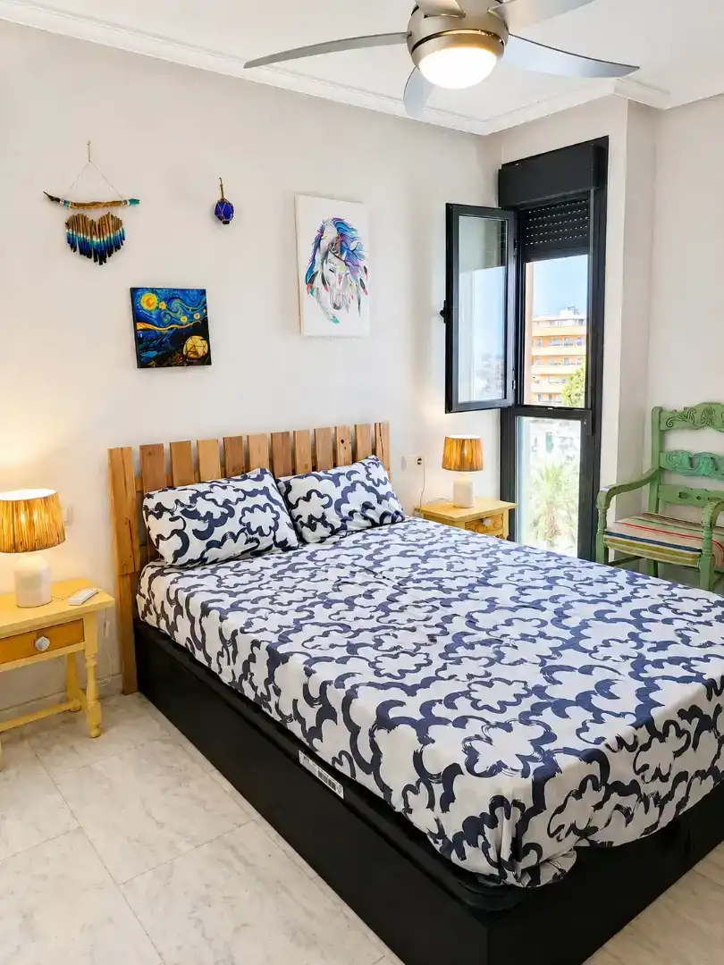 Schlafzimmer von Dachboden zur Miete in Torrevieja mit Klimaanlage