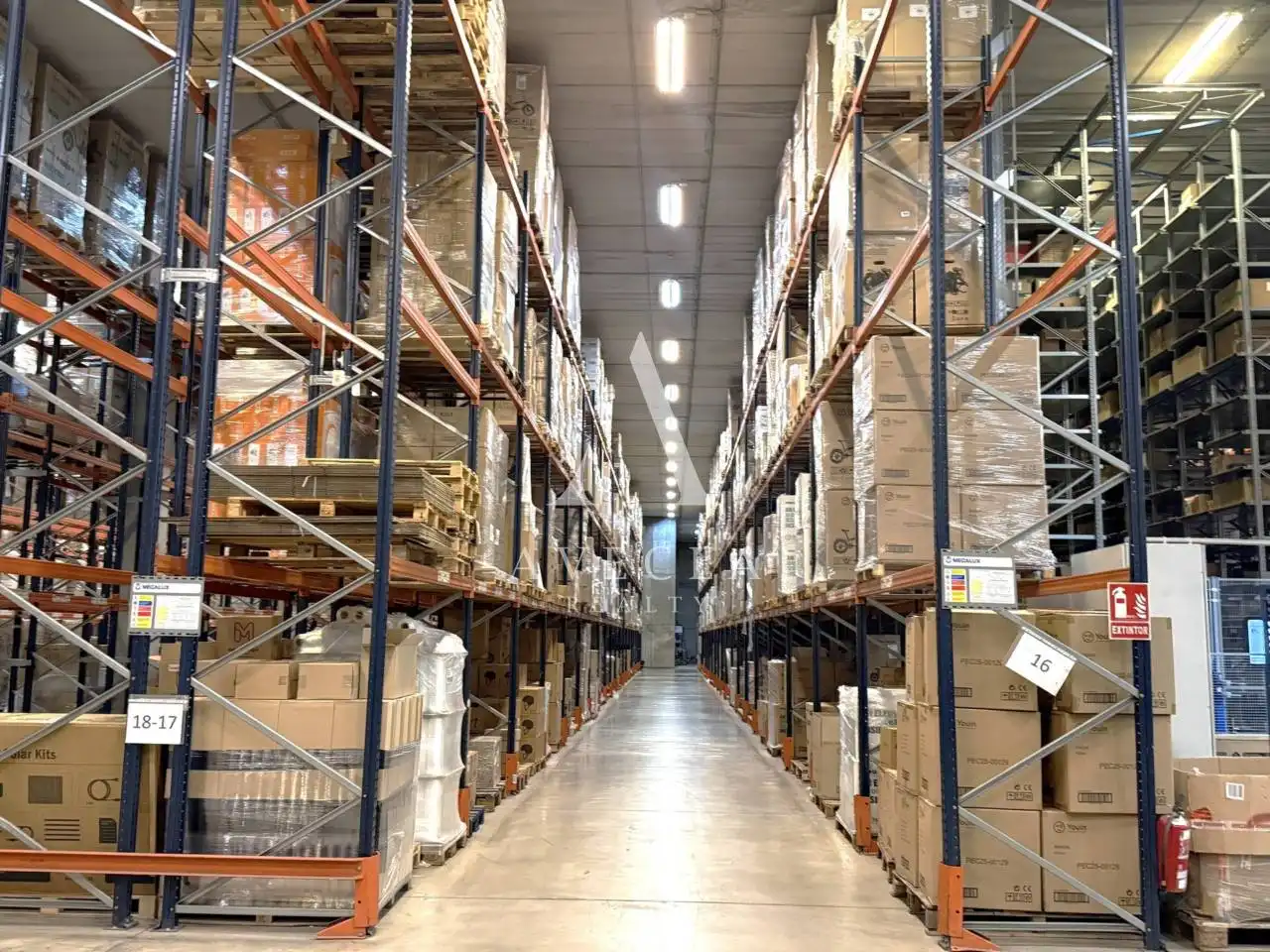 Nave industrial de alquiler en Barberà del Vallès