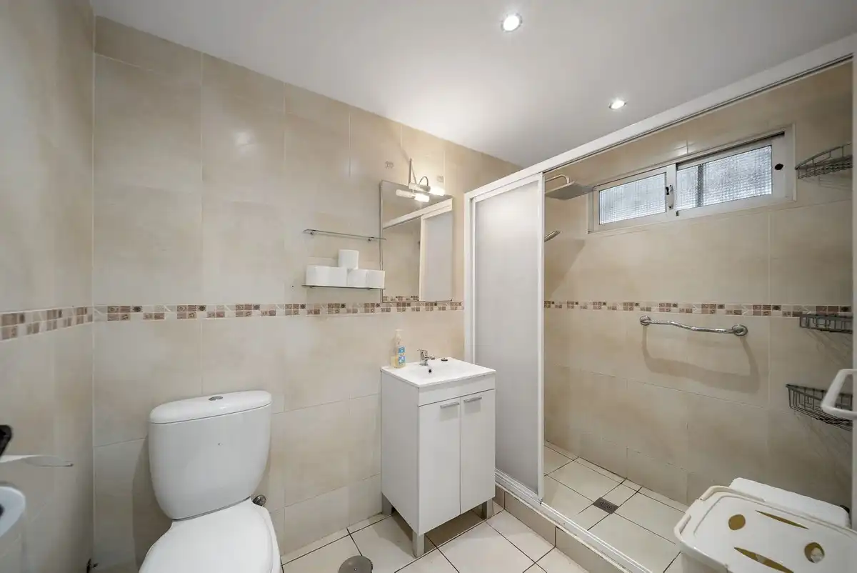 Baño de Planta baja en venta en Benalmádena con Aire acondicionado y Piscina comunitaria