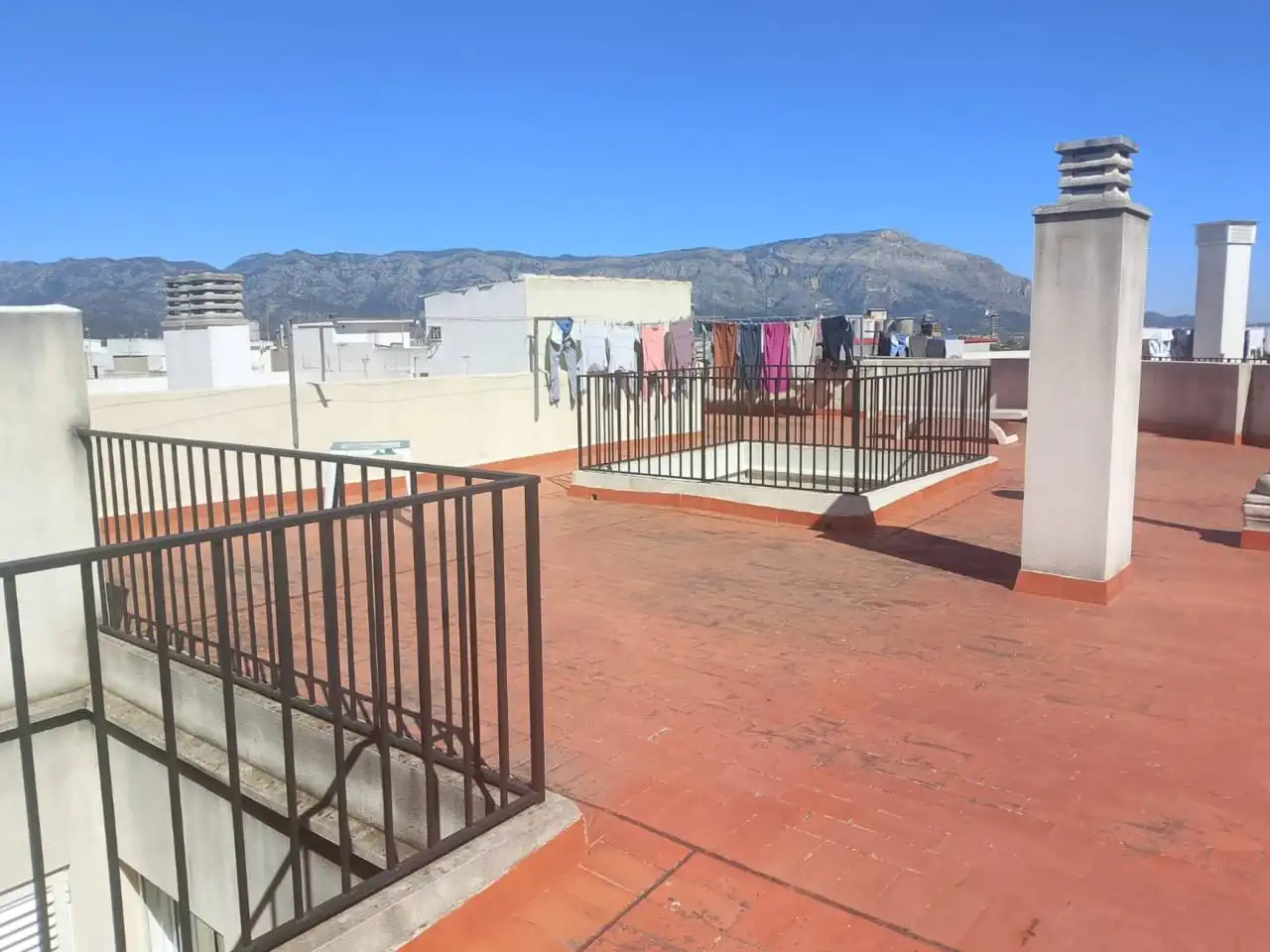 Außenansicht von Wohnung zum Verkauf in Simat de la Valldigna mit Klimaanlage, Heizung und Terrasse