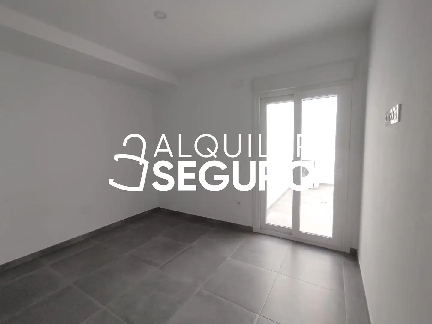 Bedroom of Flat for rent in Fuengirola  with Air Conditioner, Terrace and Storage room