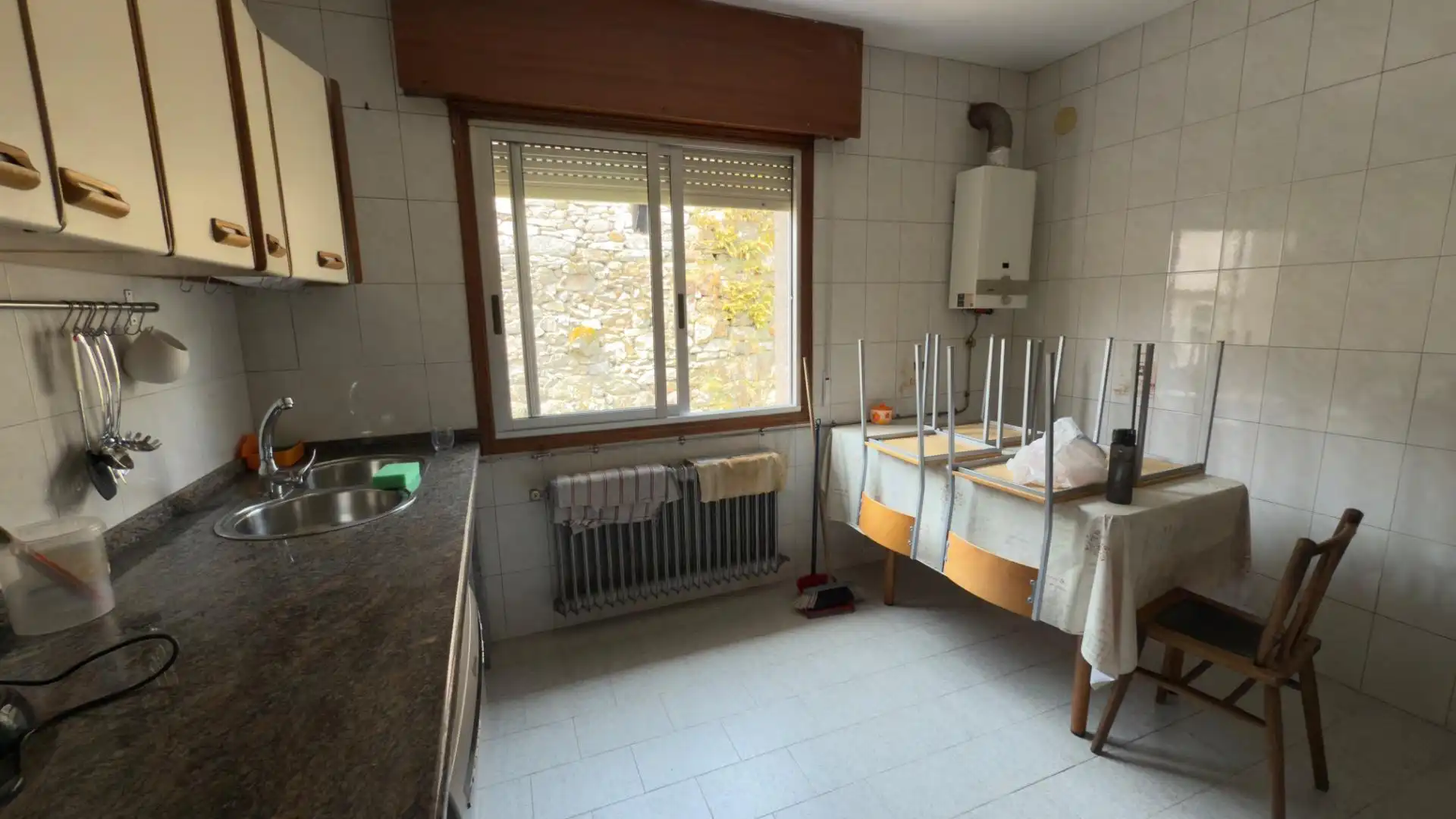 Cocina de Casa o chalet en venta en Avión con Calefacción, Jardín privado y Trastero