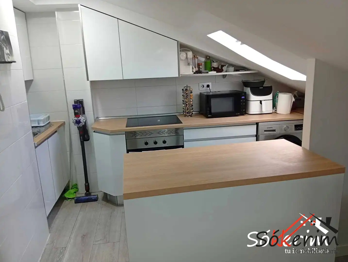 Küche von Wohnung zum Verkauf in Madrid mit Klimaanlage und Heizung