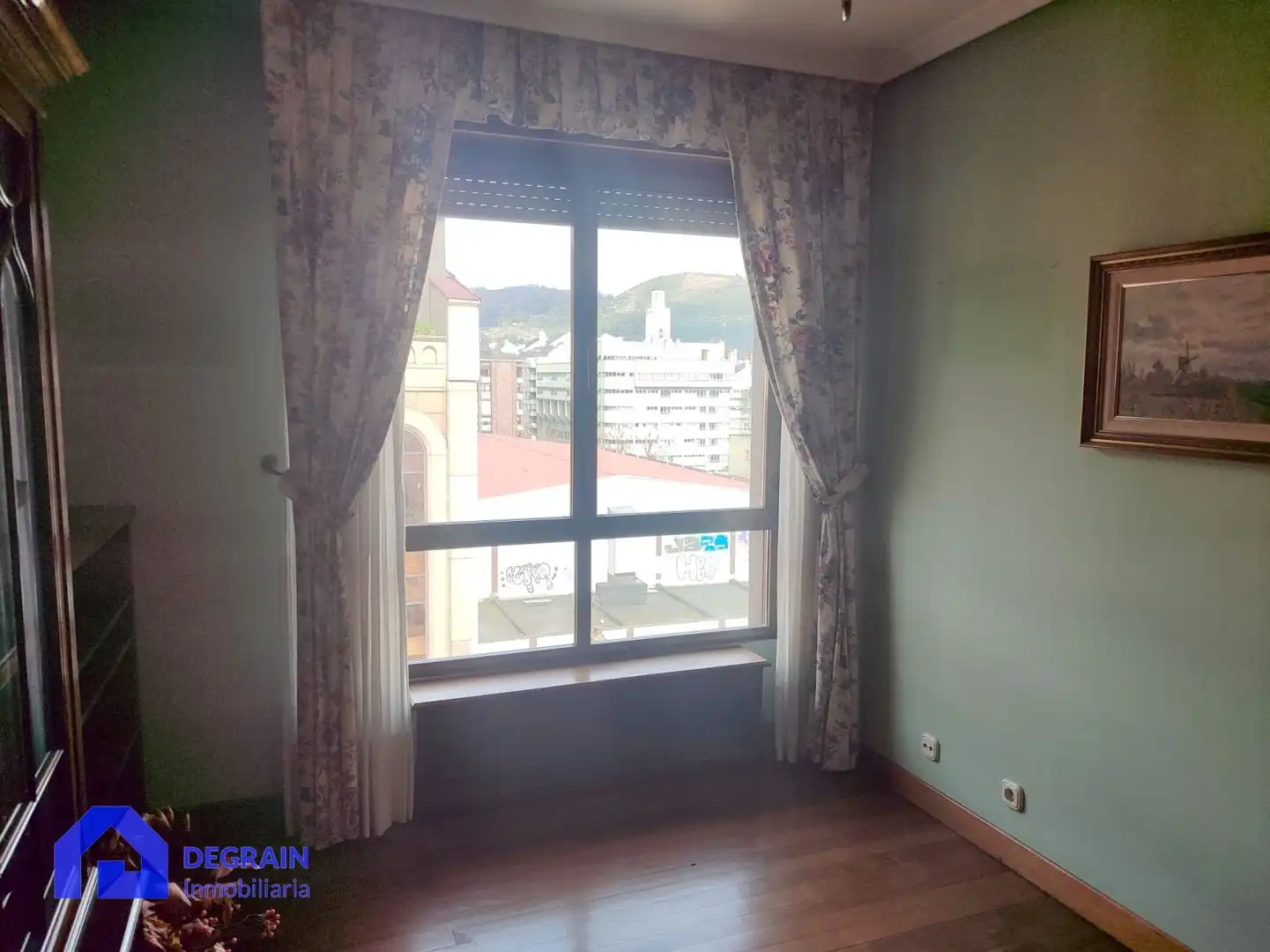 Habitación de Piso de alquiler en Oviedo  con Terraza y Trastero