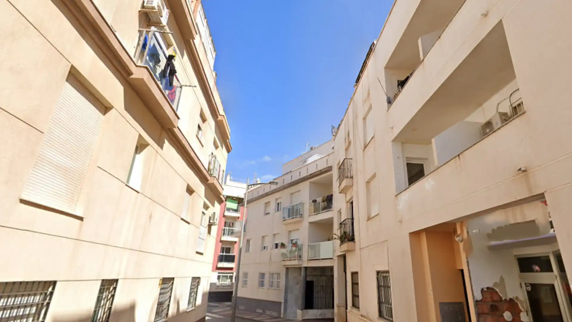 Vista exterior de Pis en venda en Roquetas de Mar