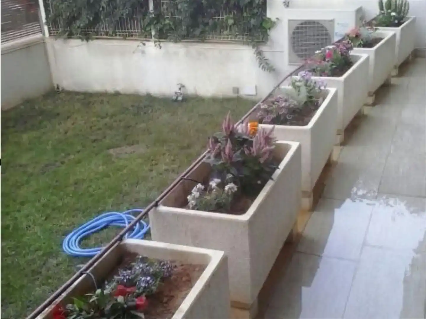 Terrasse von Wohnungen zur Miete in Santa Eulària des Riu mit Klimaanlage und Schwimmbad