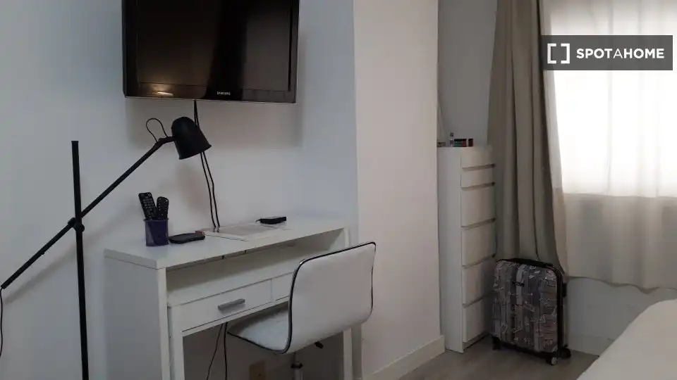 Bedroom of Apartments for share in Madrid  with Air Conditioner, Terrace and Furnished