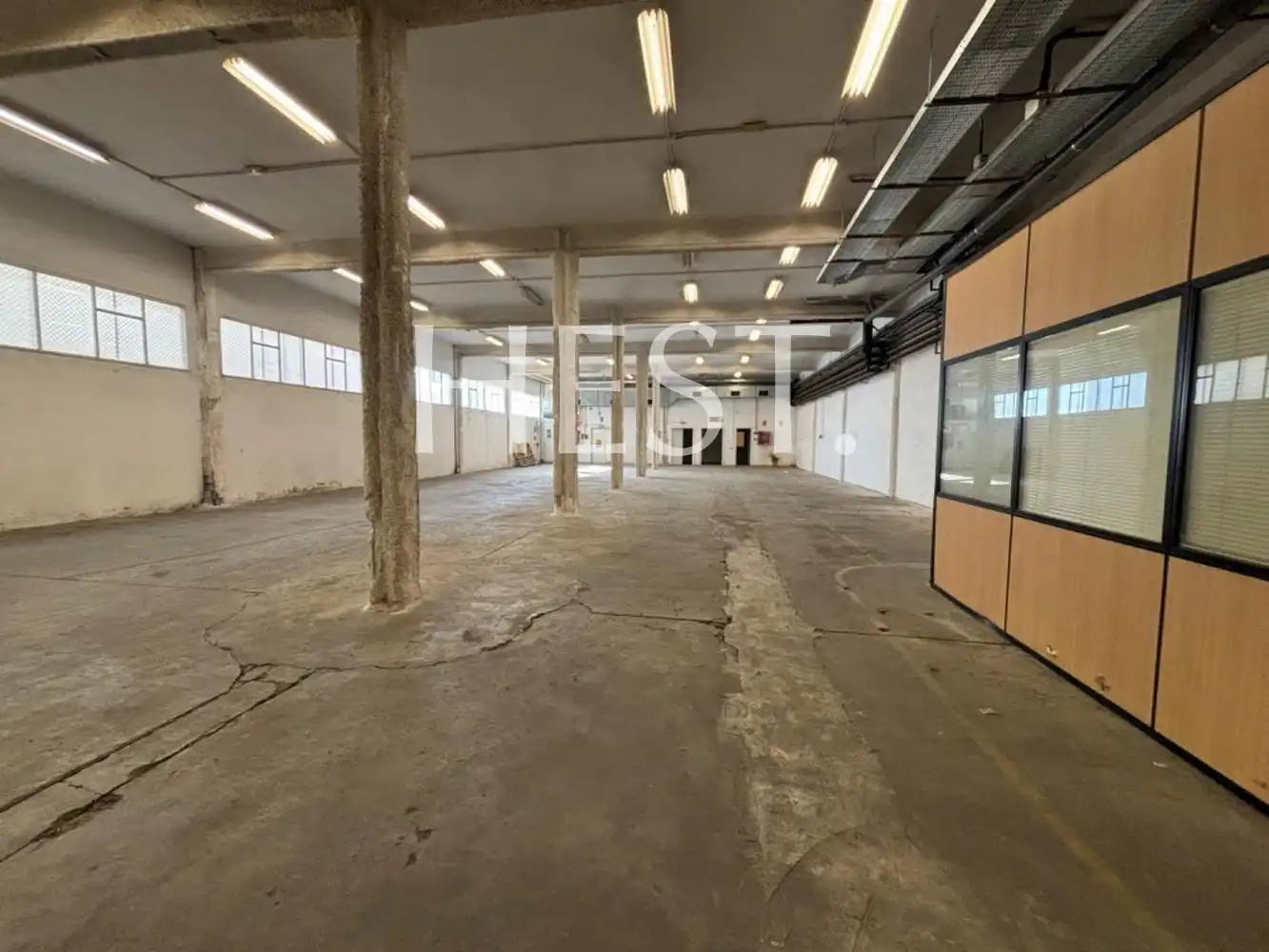 Industrial building for sale in Carrer del Tambor del Bruc, imagen 3