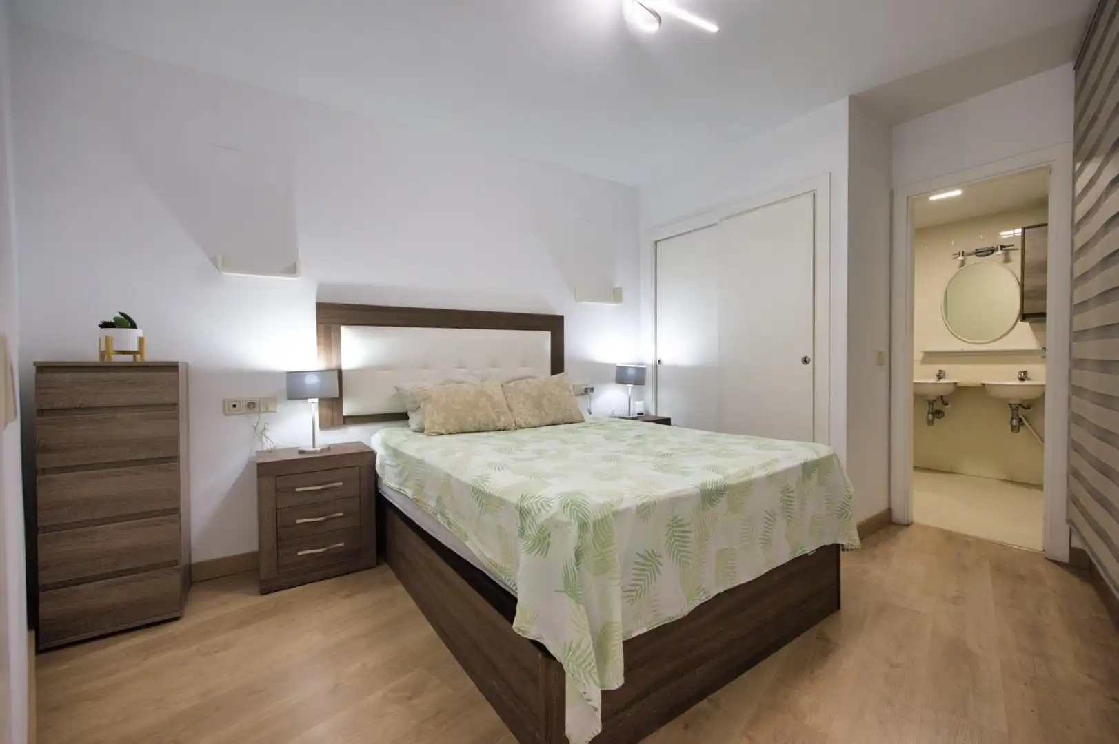 Habitación de Piso en venta en Alicante / Alacant con Aire acondicionado