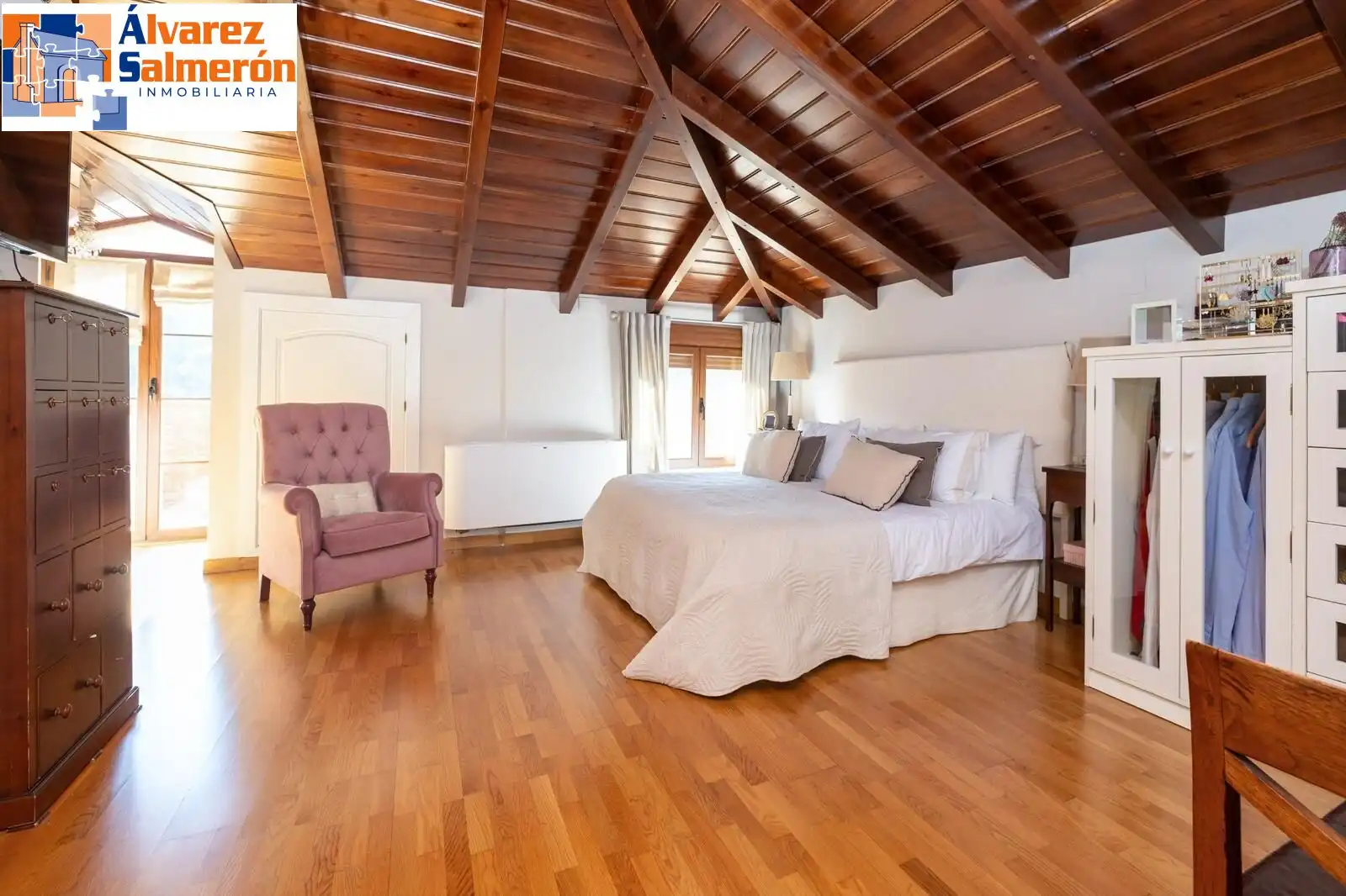 Habitación de Casa adosada en venta en Granada con Aire acondicionado, Calefacción y Terraza
