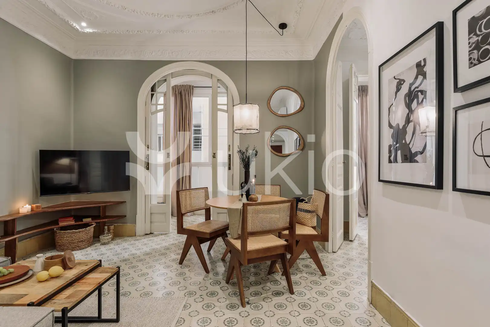 Comedor de Apartamento de alquiler en Barcelona con Aire acondicionado, Calefacción y Amueblado
