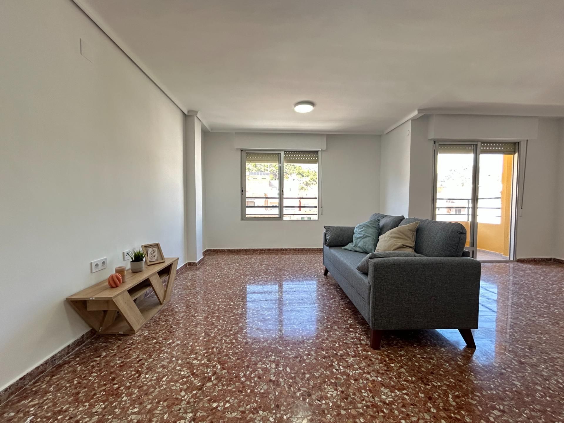 Sala d'estar de Apartament de lloguer en La Vall d'Uixó amb Traster i Balcó