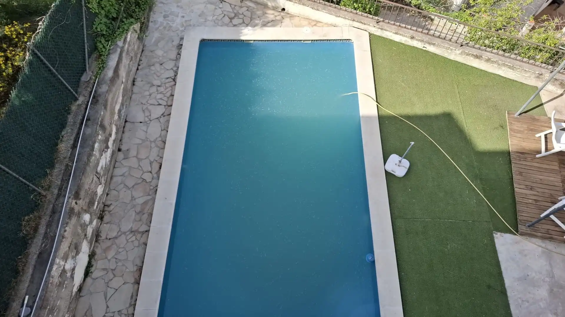 Piscina de Casa adosada en venda en Vallirana amb Aire condicionat i Terrassa