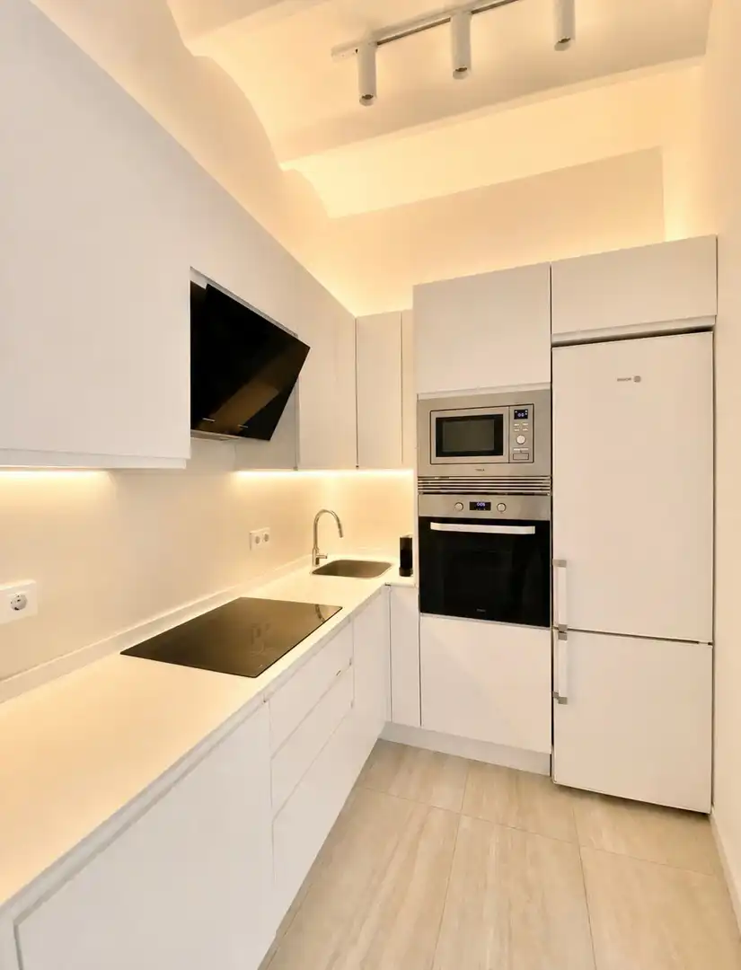 Kitchen of Duplexes for rent to own in Barcelona  with Air Conditioner, Private garden and Pets allowed