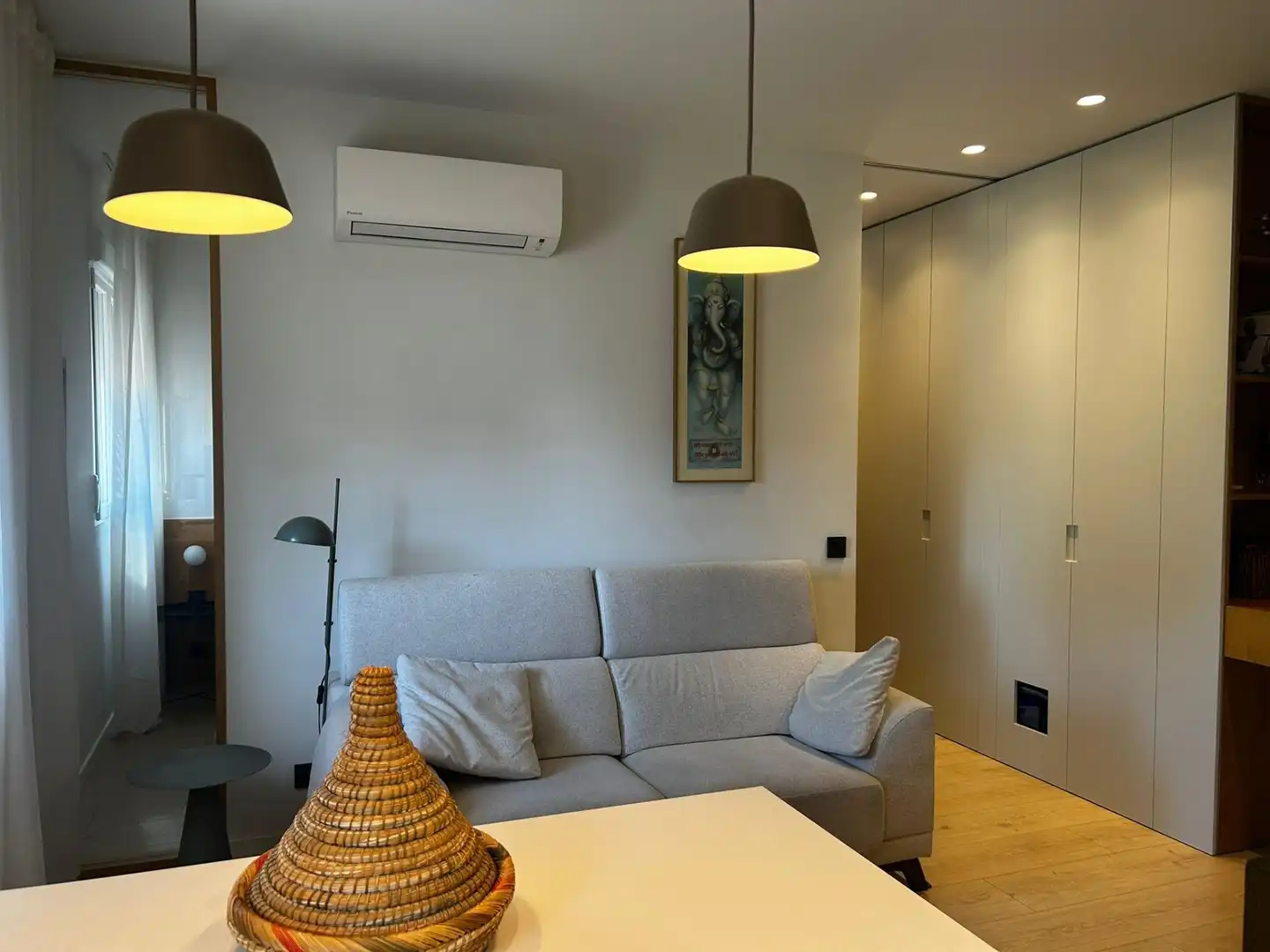 Sala d'estar de Apartament de lloguer en Madrid amb Aire condicionat, Calefacció i Moblat