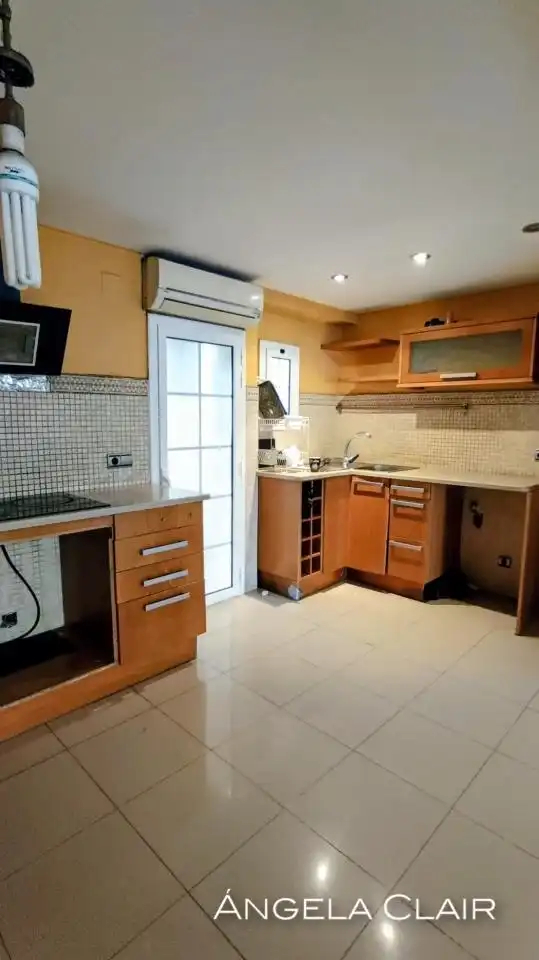 Cocina de Piso en venta en Ripollet con Calefacción, Parquet y Balcón