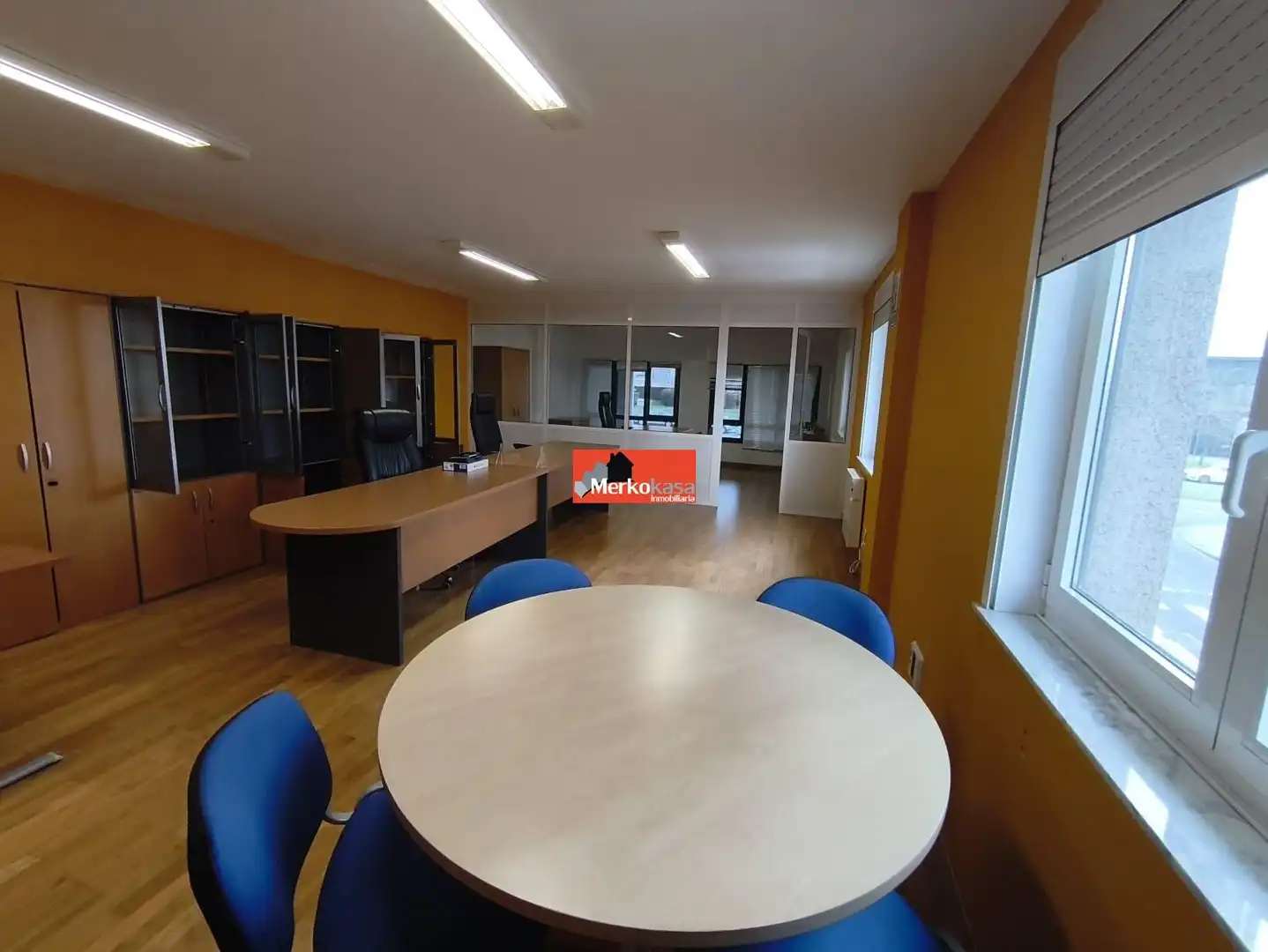 Büro zum Verkauf in Lugo mit Möbliert