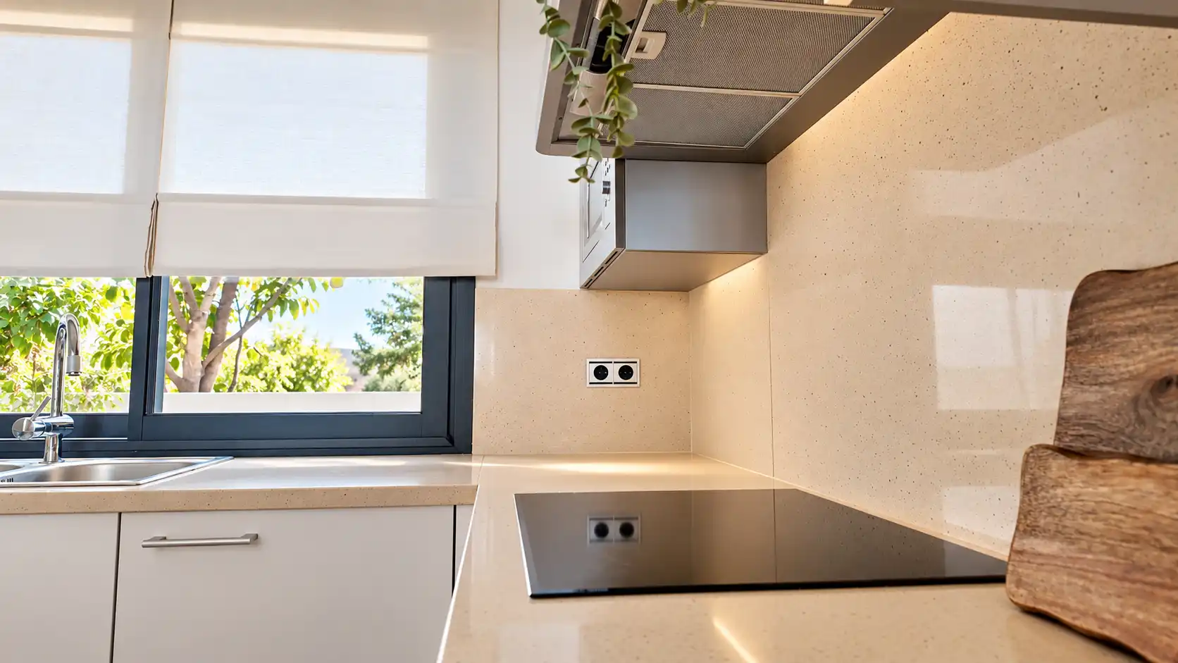 Küche von Wohnung zum Verkauf in Casares mit Klimaanlage, Heizung und Terrasse
