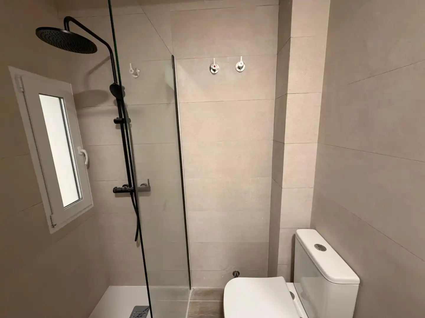 Baño de Piso de alquiler en Jaén con Horno, Lavadora y Microondas