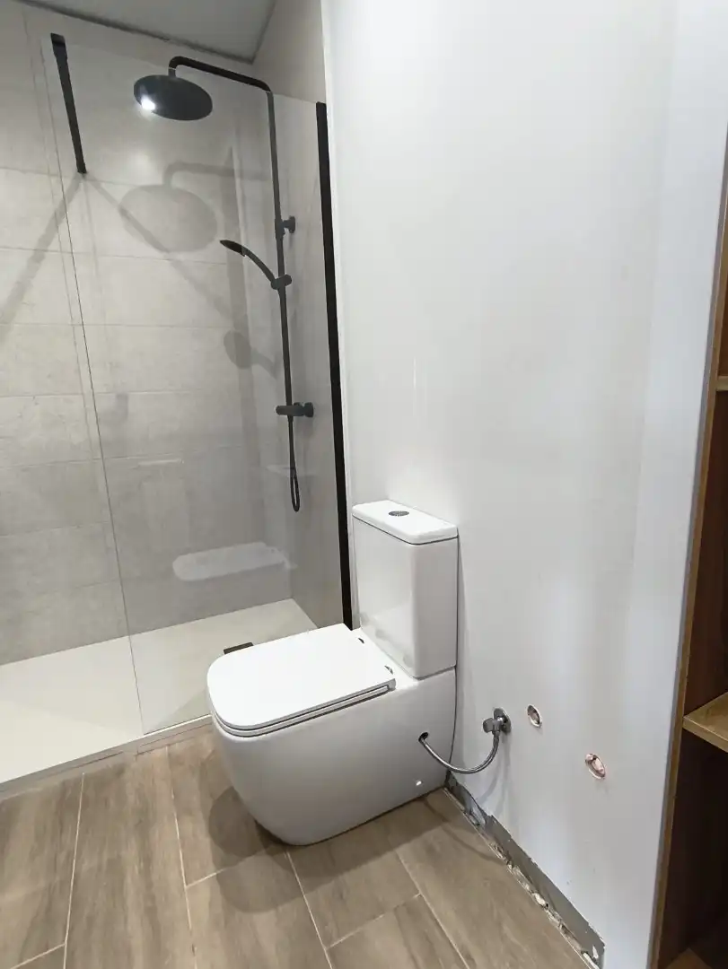 Badezimmer von Wohnung zum Verkauf in Berga mit Heizung, Terrasse und Balkon