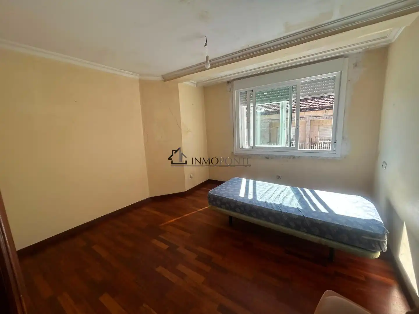 Bedroom of Flat for sale in Pontevedra Capital 
