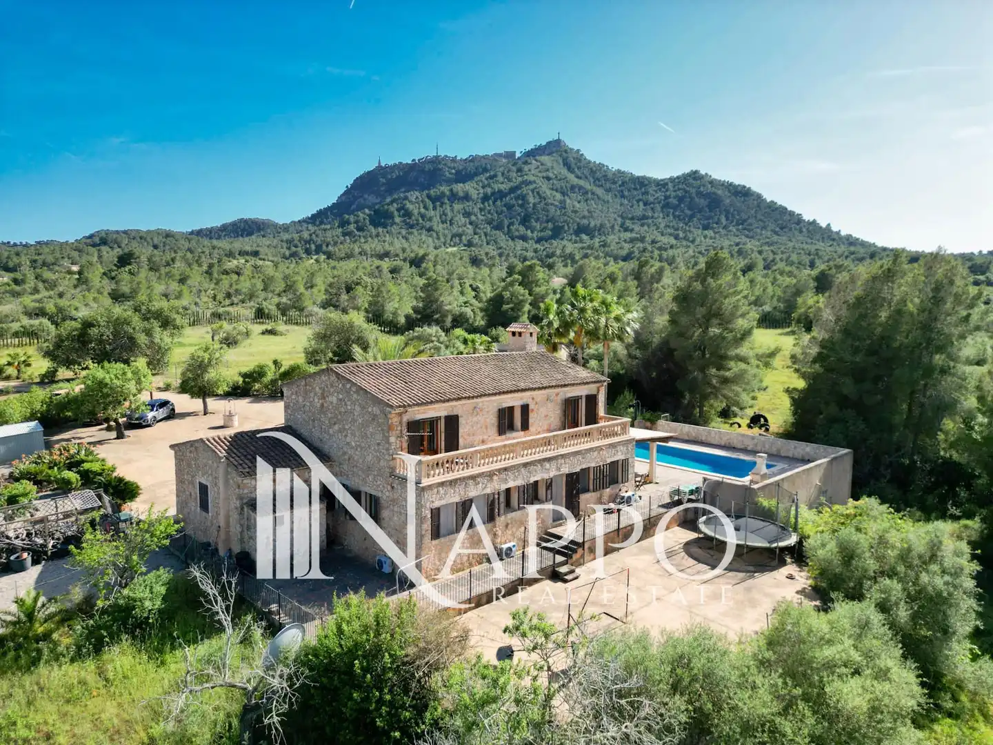 Villa mit Pool zum Verkauf in 25