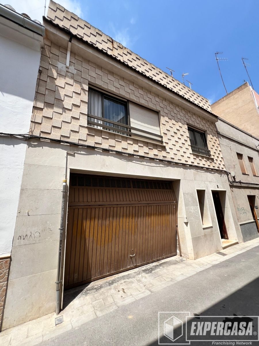 Vista exterior de Casa o xalet en venda en Sagunto / Sagunt amb Terrassa, Traster i Moblat