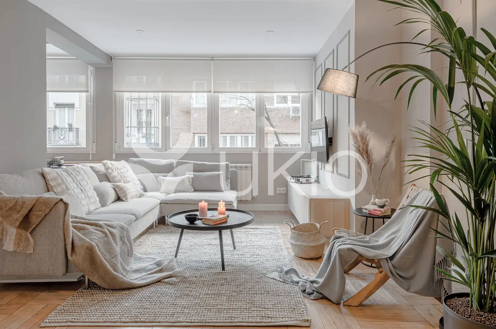 Living room of Apartments for rent in Madrid  with Air Conditioner, Heating and Furnished