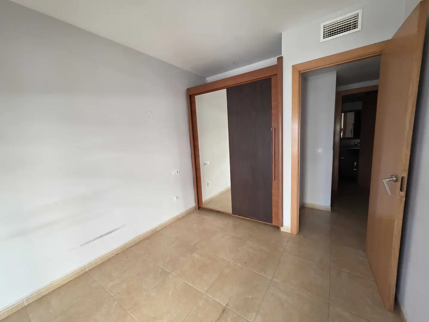 Schlafzimmer von Wohnung zum Verkauf in Torredembarra mit Klimaanlage, Heizung und Balkon