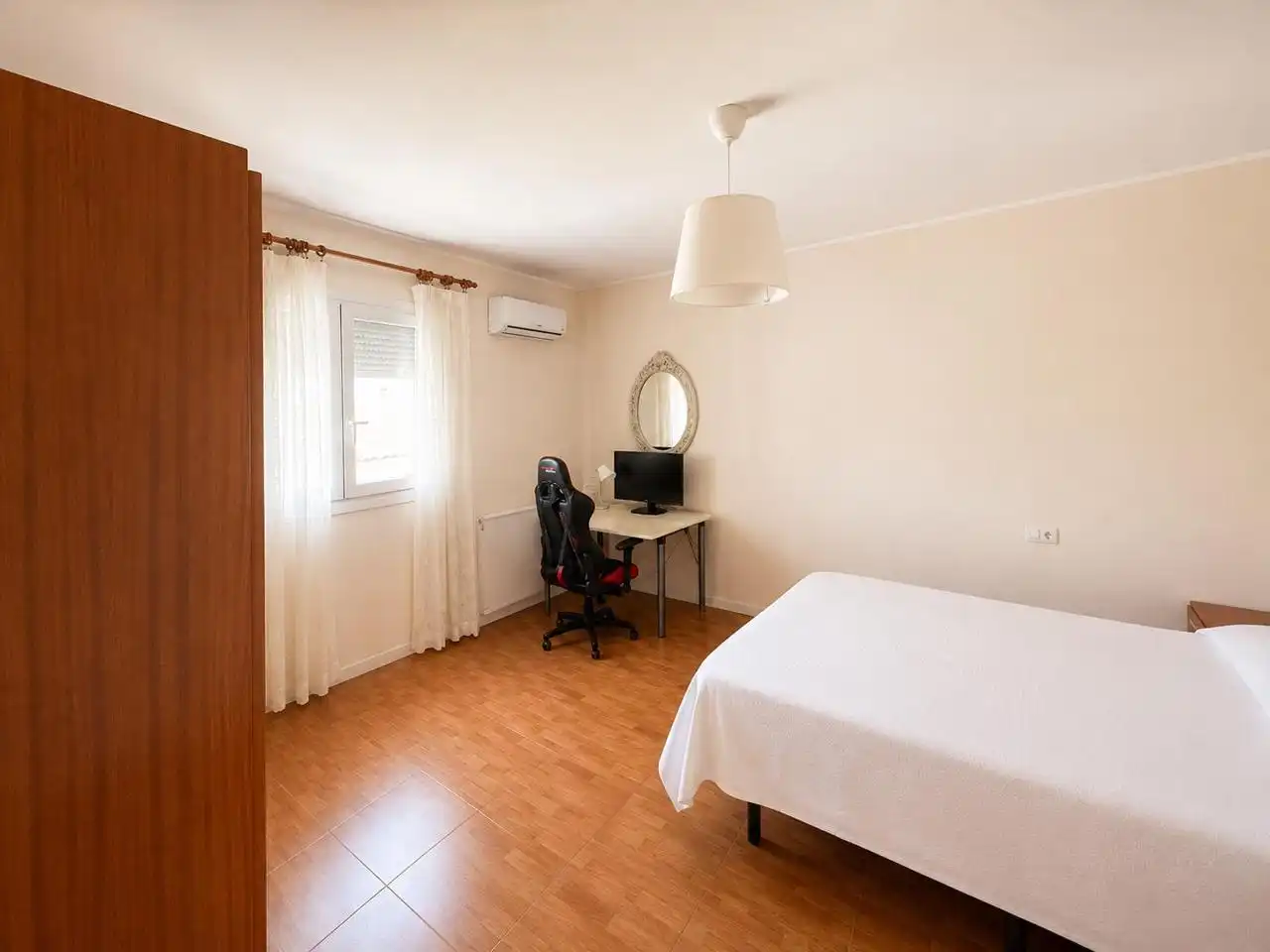Dormitori de Casa o xalet en venda en Castillo del Romeral - Juan Grande