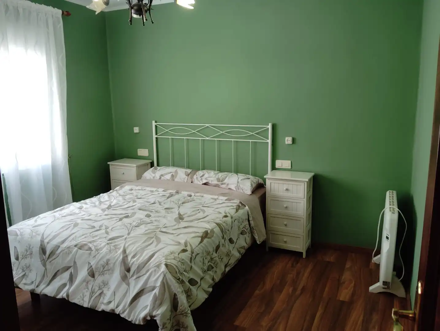 Bedroom of Flat for rent in Oviedo   with Heating, Furnished and Oven