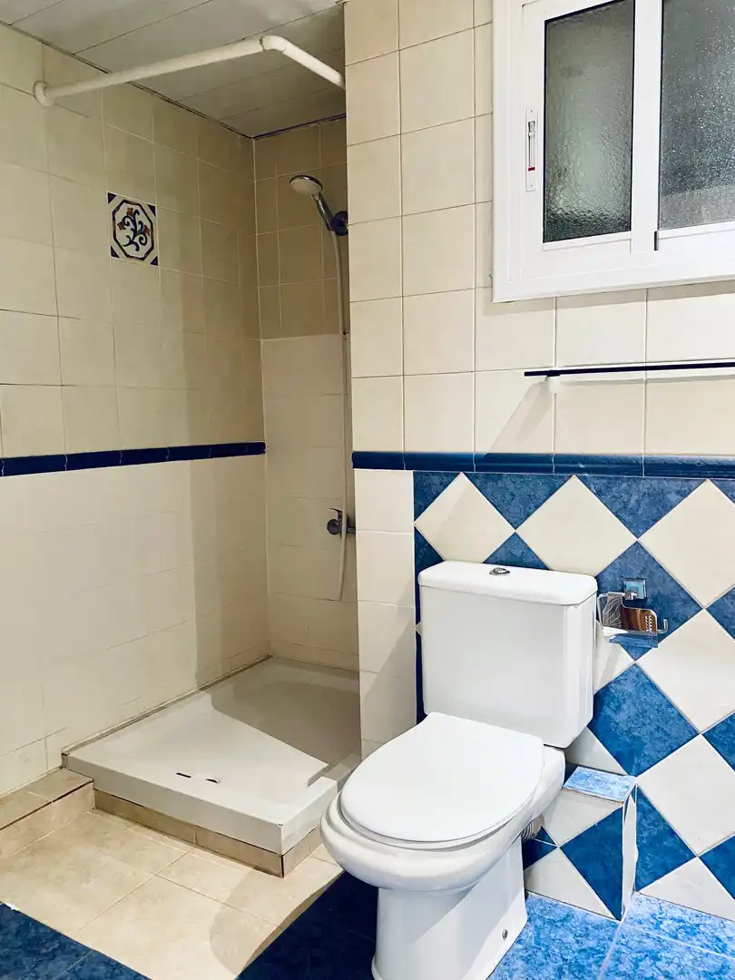 Badezimmer von Erdgeschoss zum Verkauf in Sant Feliu de Llobregat mit Heizung, Parkett und Terrasse