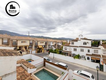 Casa pareada con piscina en venta en Huétor Vega