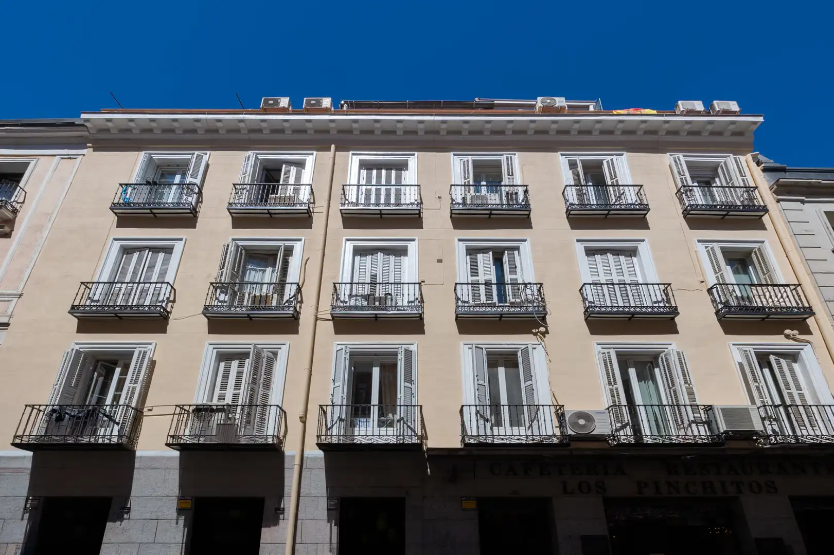 Vista exterior de Piso en venta en  Madrid Capital con Aire acondicionado, Calefacción y Balcón