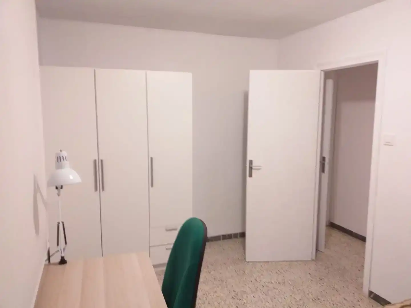 Schlafzimmer von Wohnung zur Miete in  Huesca Capital mit Balkon