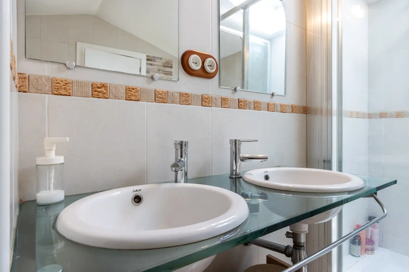 Baño de Casa adosada en venta en Lliçà d'Amunt con Aire acondicionado y Calefacción