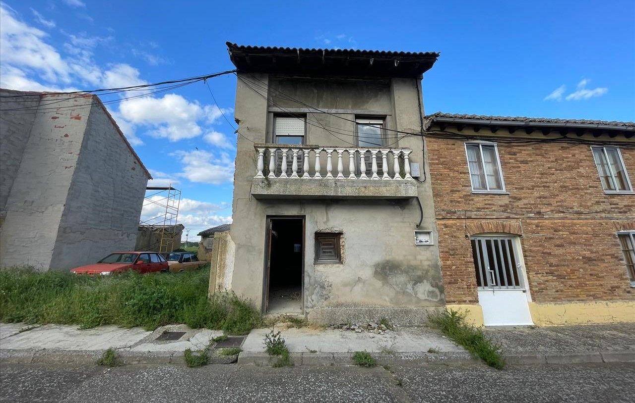 Vista exterior de Casa adosada en venda en Valde-Ucieza