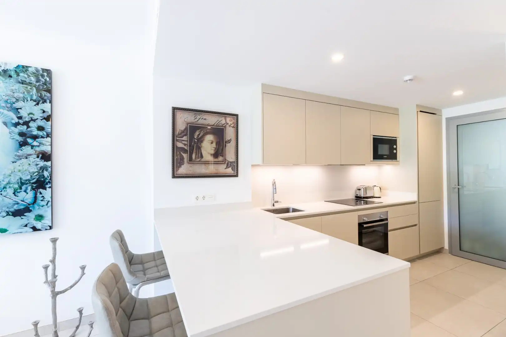 Cuina de Apartament de lloguer en Marbella amb Aire condicionat, Calefacció i Terrassa