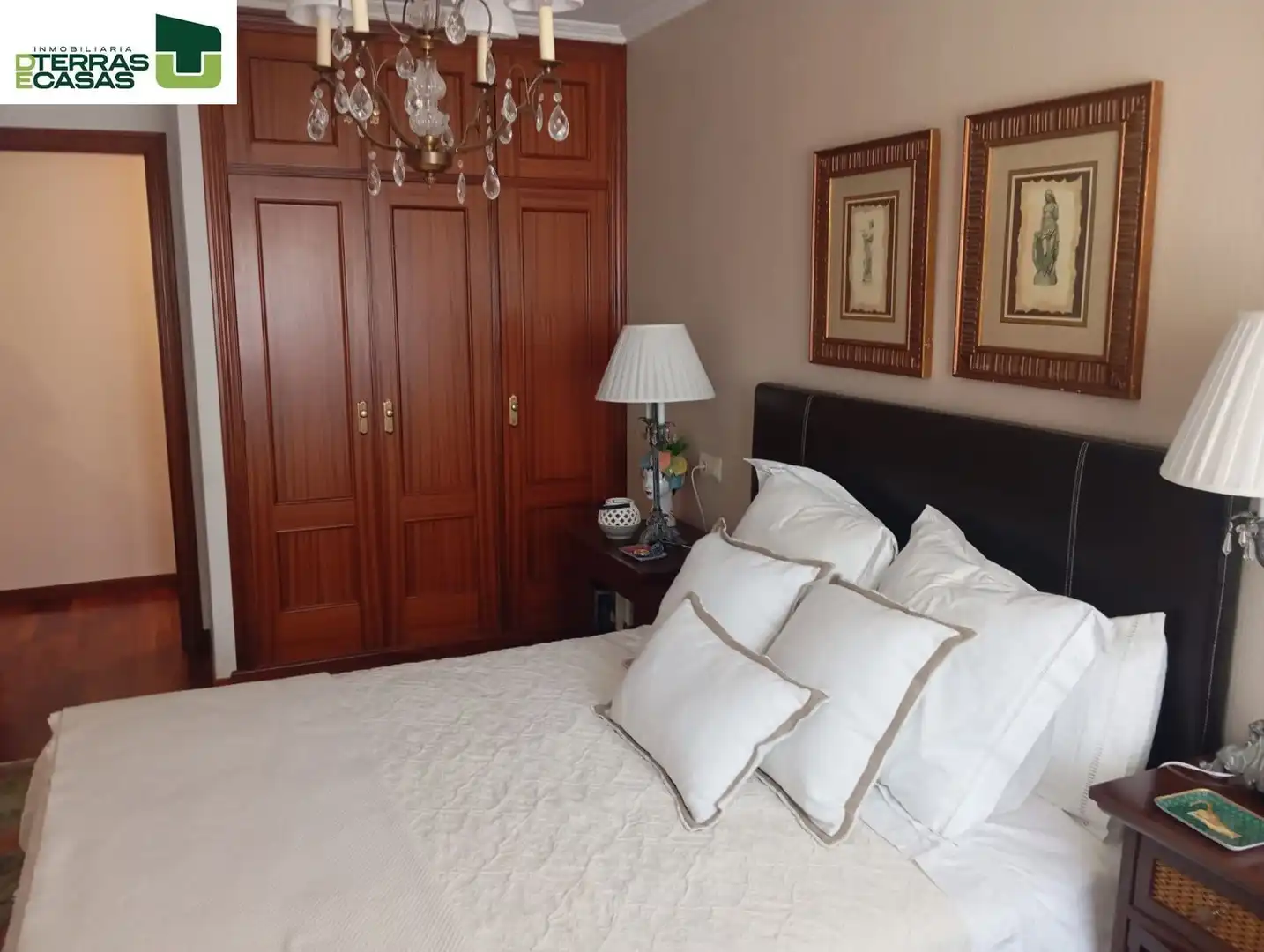 Habitación de Ático en venta en Pontevedra Capital  con Calefacción, Terraza y Trastero
