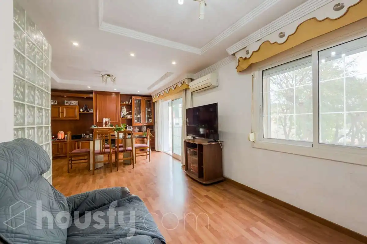 Sala d'estar de Pis en venda en Badalona amb Aire condicionat