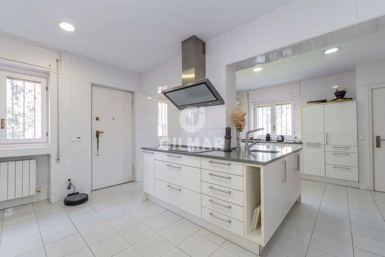 Cocina de Casa o chalet en venta en Pozuelo de Alarcón con Calefacción, Jardín privado y Piscina